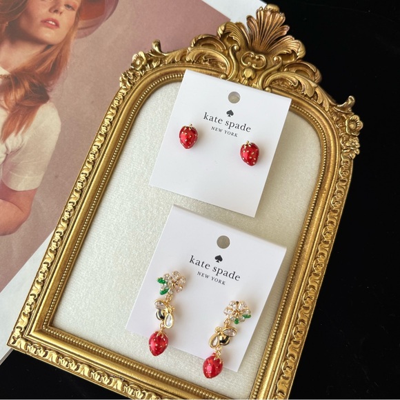 🎁Kate Spade Strawberry Stud Earrings - like to get cco price today - Picture 5 of 5